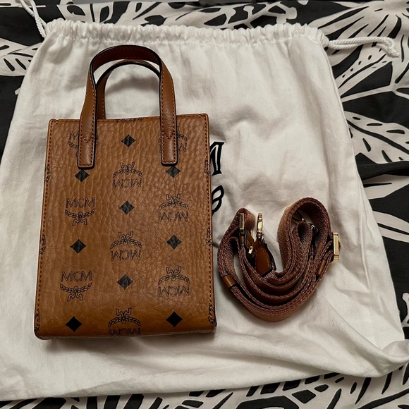 MCM X-mini Aren Tote in Visetos - Picture 2 of 3